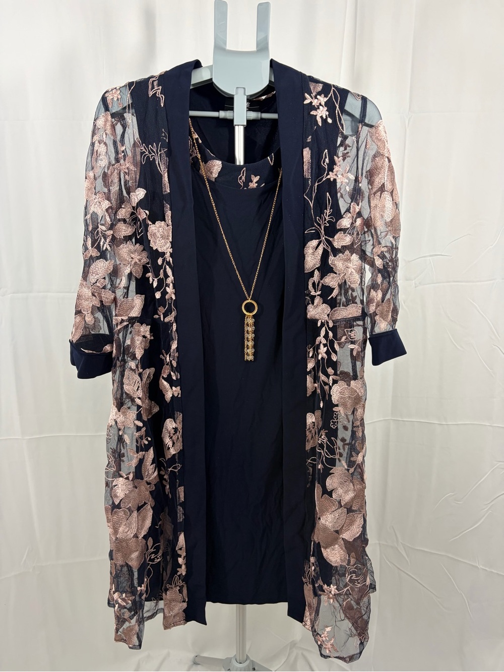 NWT R&M Collection Size 8 Navy Floral Lace Overlay Dress w/ Rose Gold Embroidery
